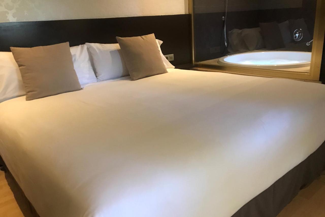 Hotel Punt 14 Хава Экстерьер фото